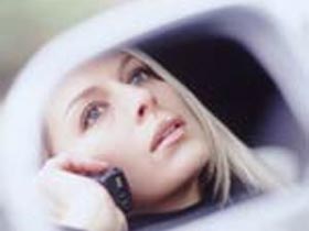 Разговор по мобильному телефону. Фото сайта Фотоклипарт Разговор по мобильному телефону. Фото сайта Фотоклипарт